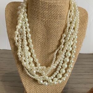 Elegant Pearl Necklace